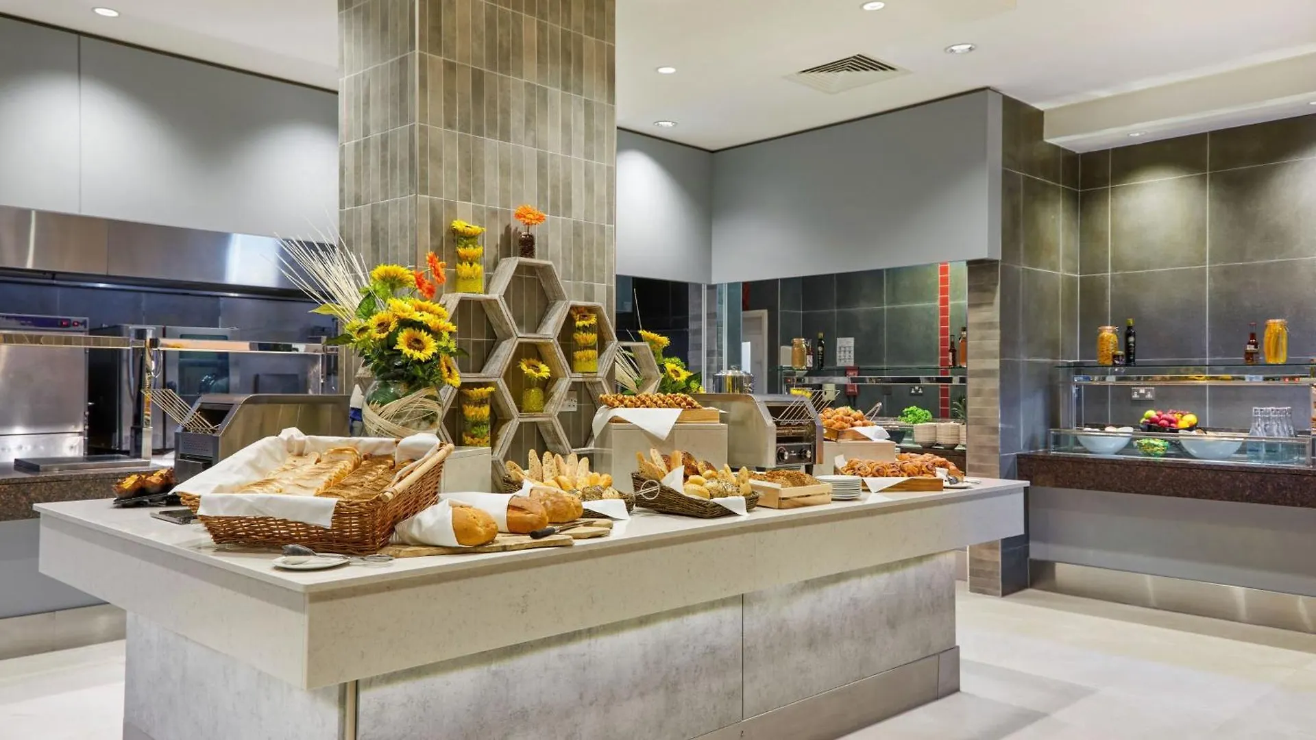 מלון Crowne Plaza Dublin Blanchardstown By Ihg 4*,  אירלנד